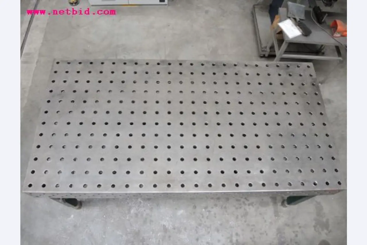 Chapas metálicas e máquinas para trabalhar metais<br><font size="2">Em colaboração com a Hilco Industrial Acquisitions bv</font>-5