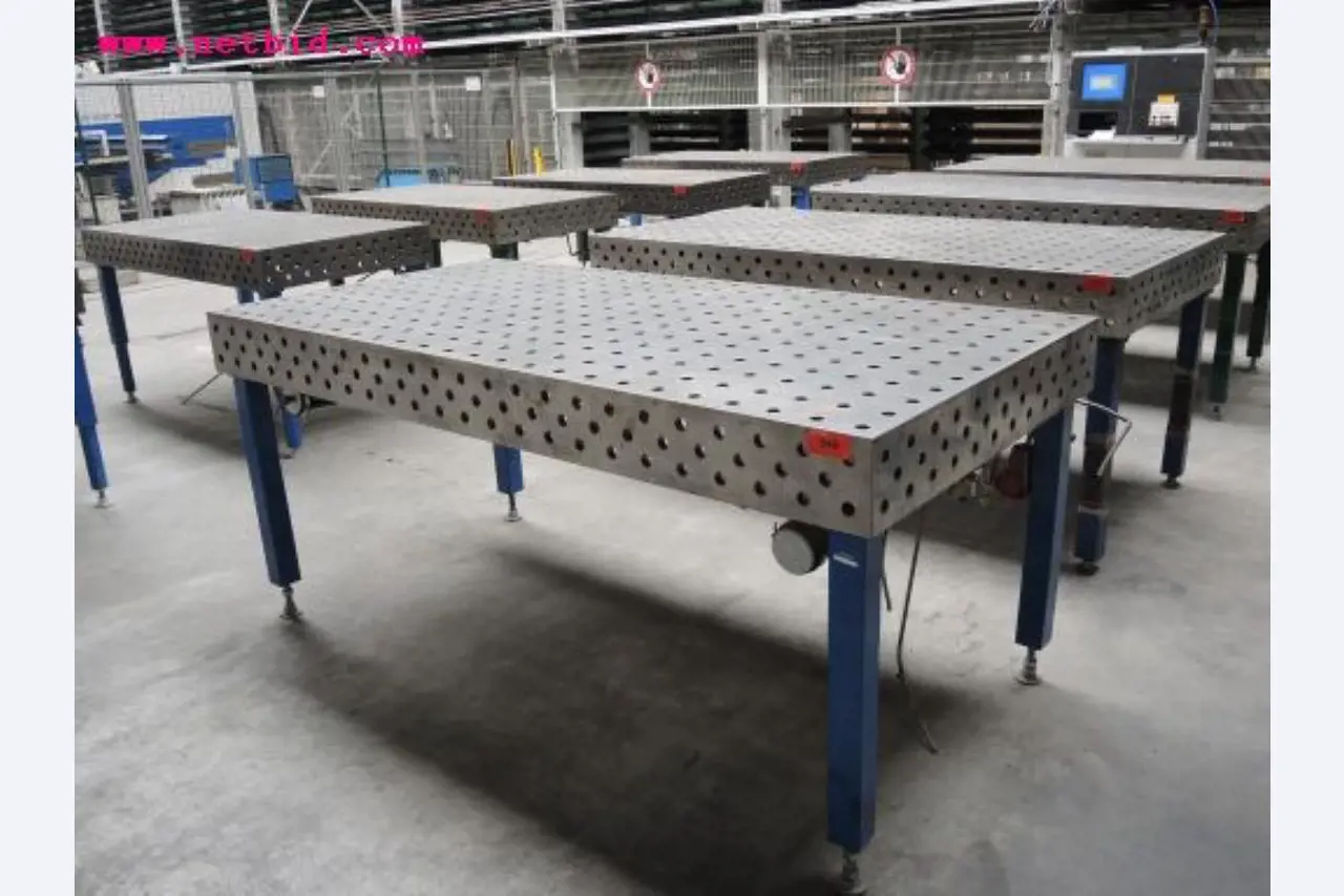 Chapas metálicas e máquinas para trabalhar metais<br><font size="2">Em colaboração com a Hilco Industrial Acquisitions bv</font>-1