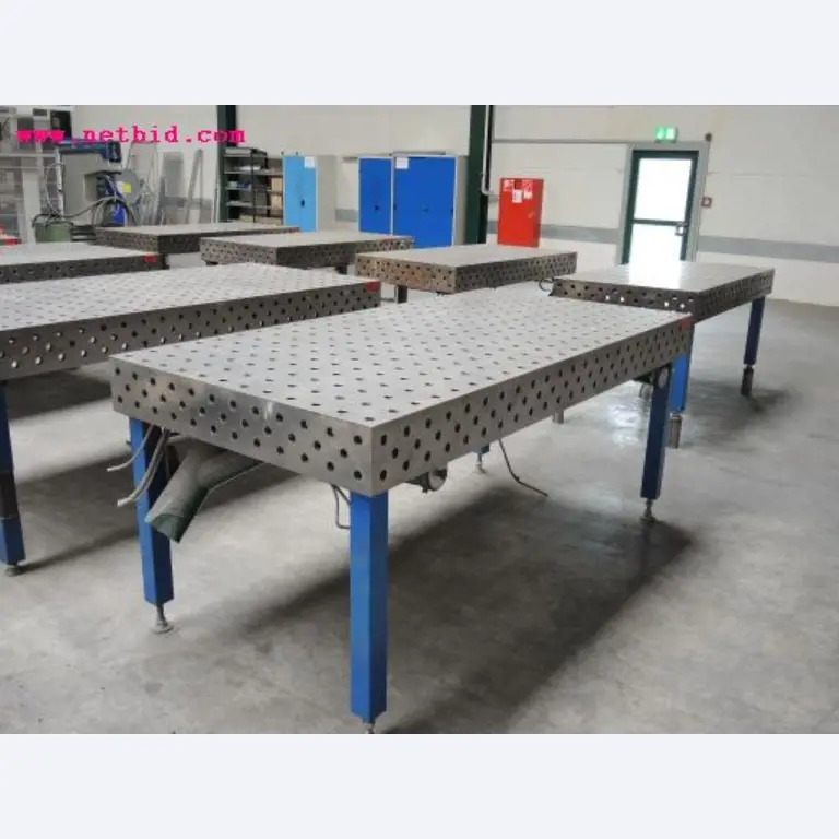 Chapas metálicas e máquinas para trabalhar metais<br><font size="2">Em colaboração com a Hilco Industrial Acquisitions bv</font>-3