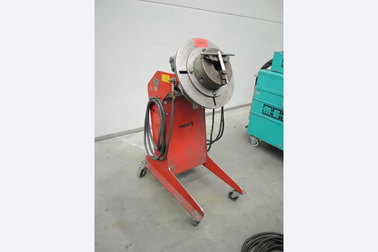 Chapas metálicas e máquinas para trabalhar metais<br><font size="2">Colaboração com Hilco Industrial Acquisitions bv</font><br><img src="/images/hil.png"><br>-1