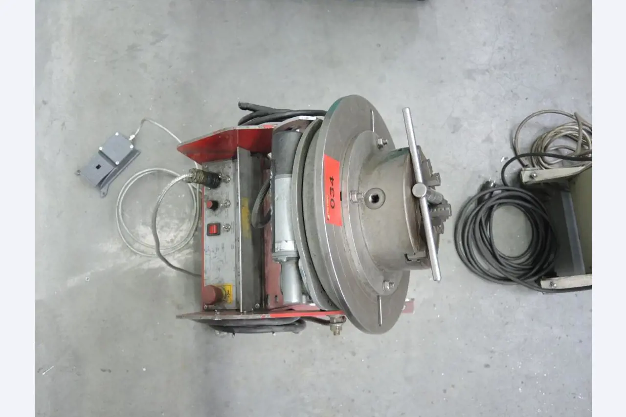 Chapas metálicas e máquinas para trabalhar metais<br><font size="2">Colaboração com Hilco Industrial Acquisitions bv</font><br><img src="/images/hil.png"><br>-4