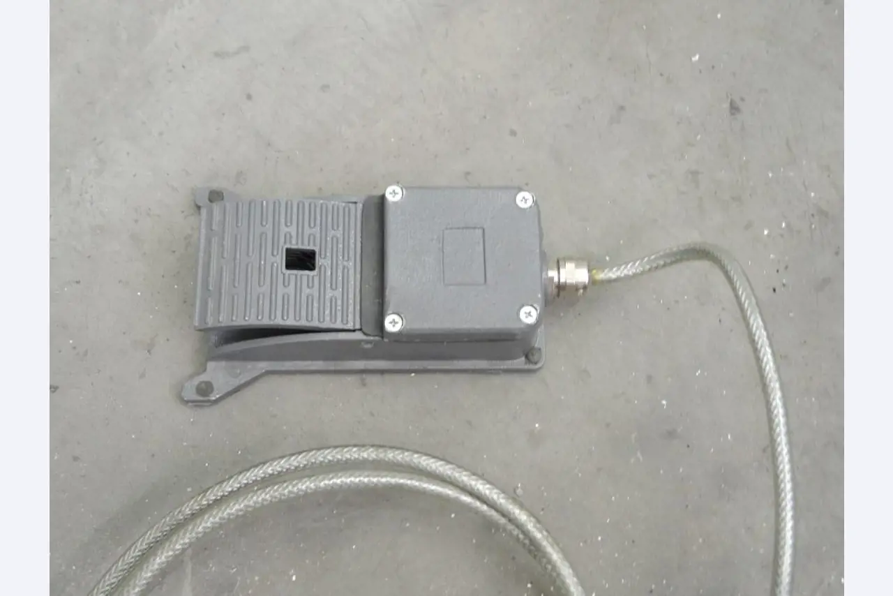 Chapas metálicas e máquinas para trabalhar metais<br><font size="2">Colaboração com Hilco Industrial Acquisitions bv</font><br><img src="/images/hil.png"><br>-6