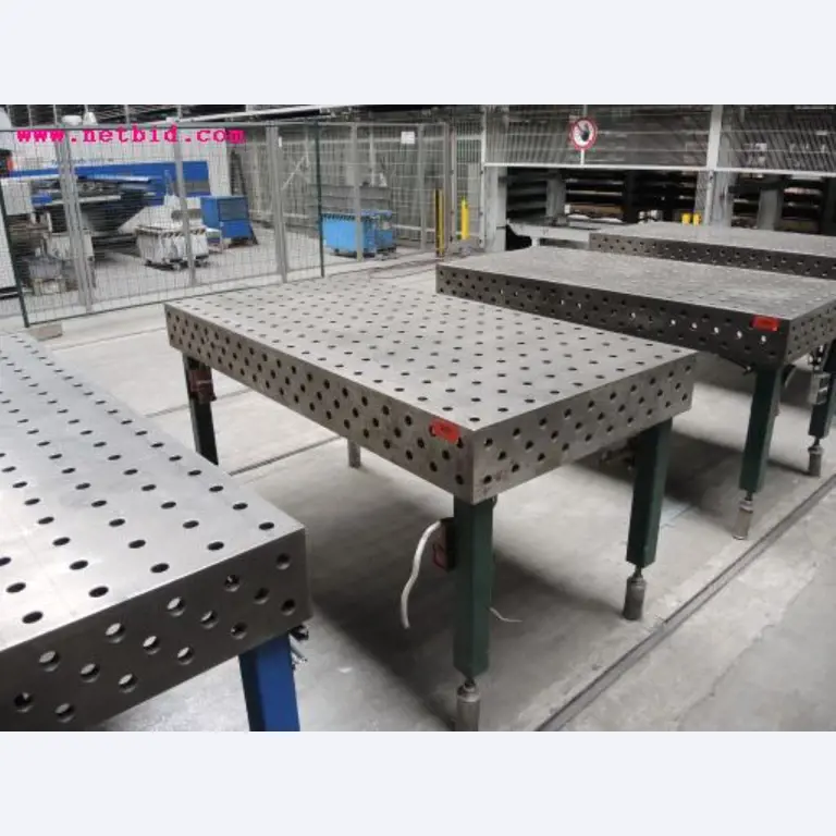 Chapas metálicas e máquinas para trabalhar metais<br><font size="2">Em colaboração com a Hilco Industrial Acquisitions bv</font>-1