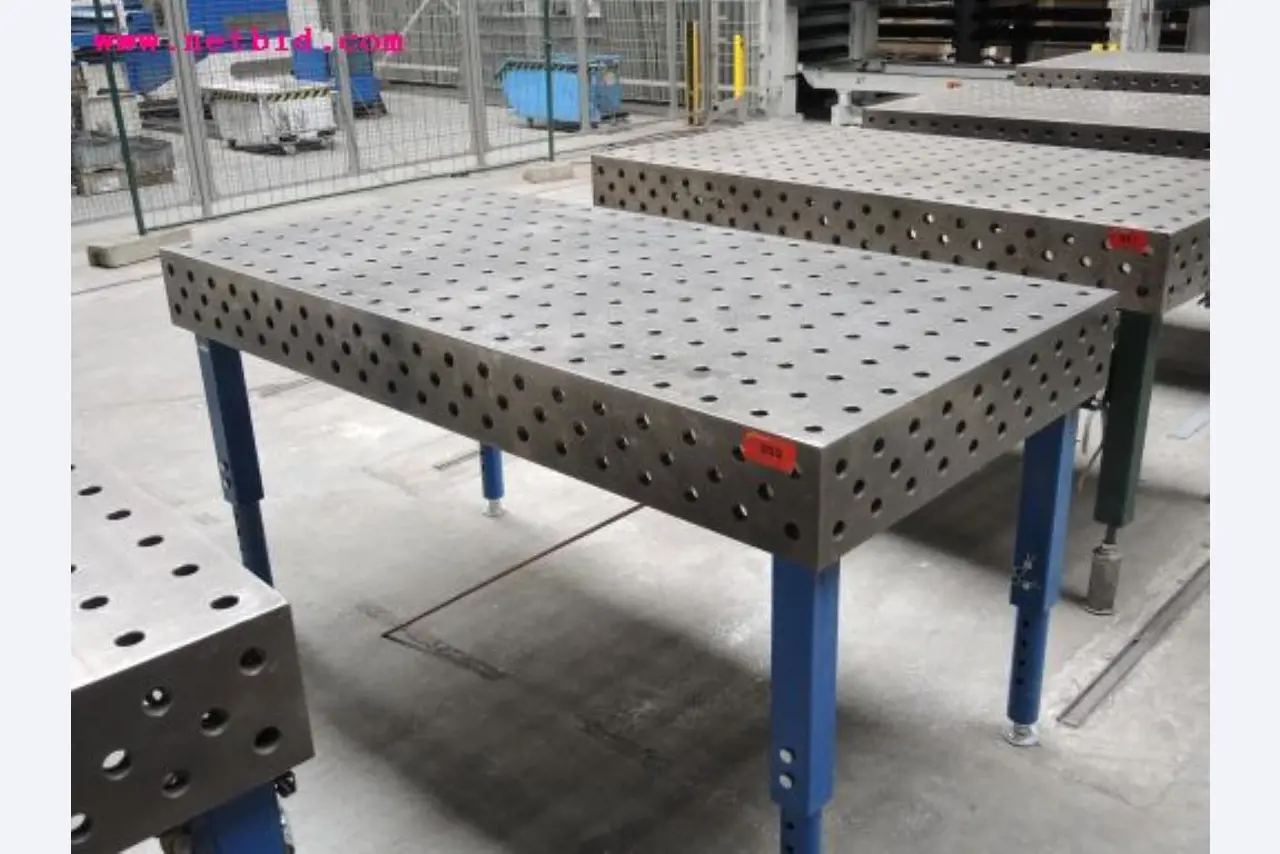 Chapas metálicas e máquinas para trabalhar metais<br><font size="2">Em colaboração com a Hilco Industrial Acquisitions bv</font>-1