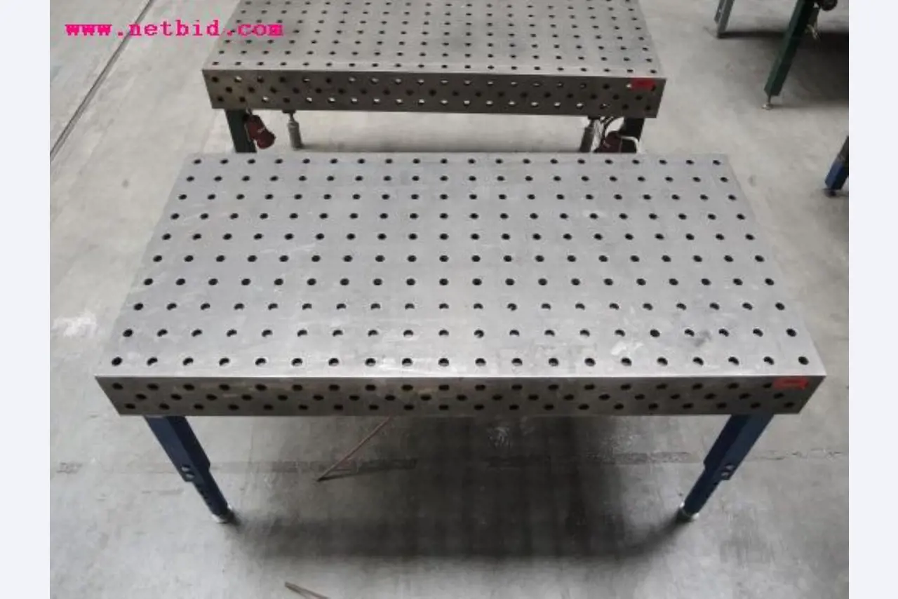 Chapas metálicas e máquinas para trabalhar metais<br><font size="2">Em colaboração com a Hilco Industrial Acquisitions bv</font>-4