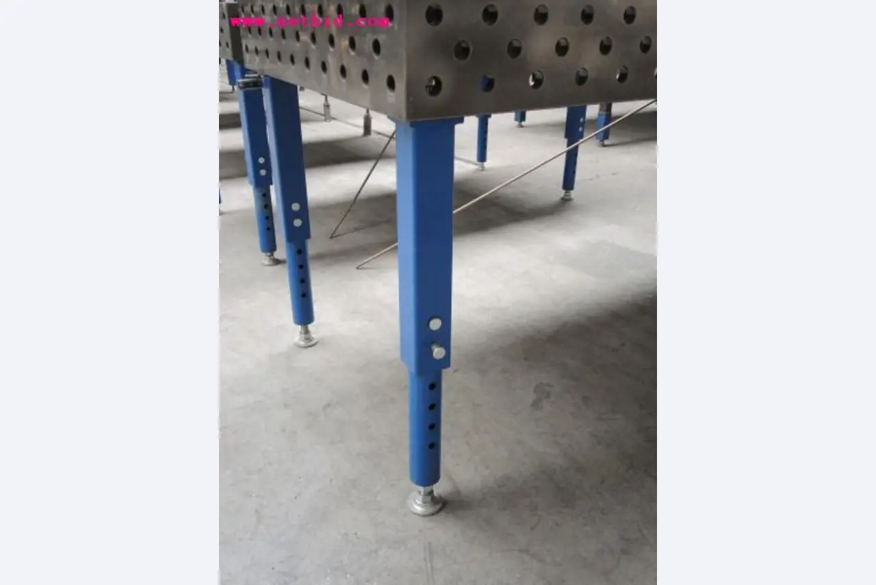 Chapas metálicas e máquinas para trabalhar metais<br><font size="2">Em colaboração com a Hilco Industrial Acquisitions bv</font>-6