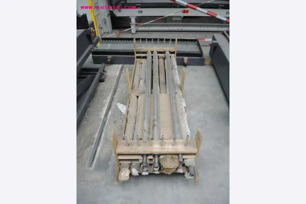 Chapas metálicas e máquinas para trabalhar metais<br><font size="2">Em colaboração com a Hilco Industrial Acquisitions bv</font>-2