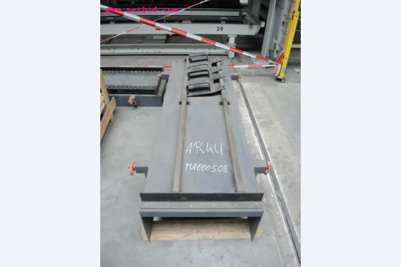 Chapas metálicas e máquinas para trabalhar metais<br><font size="2">Em colaboração com a Hilco Industrial Acquisitions bv</font>-3