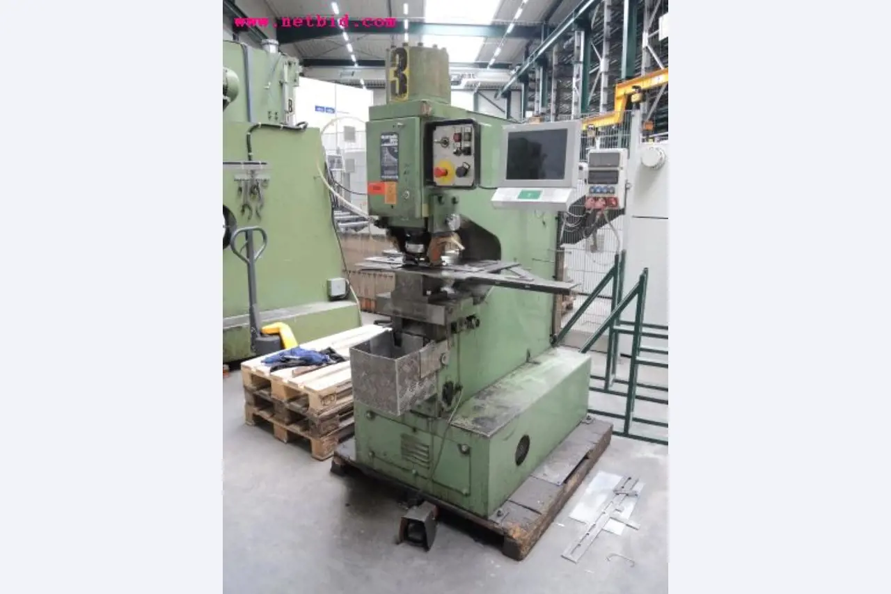 Chapas metálicas e máquinas para trabalhar metais<br><font size="2">Em colaboração com a Hilco Industrial Acquisitions bv</font>-1
