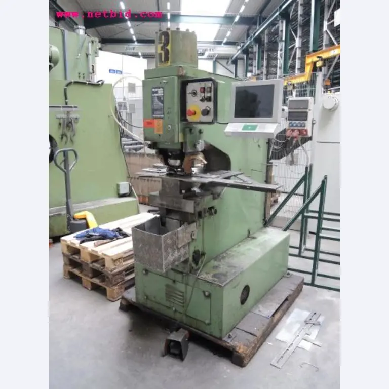 Chapas metálicas e máquinas para trabalhar metais<br><font size="2">Em colaboração com a Hilco Industrial Acquisitions bv</font>-1