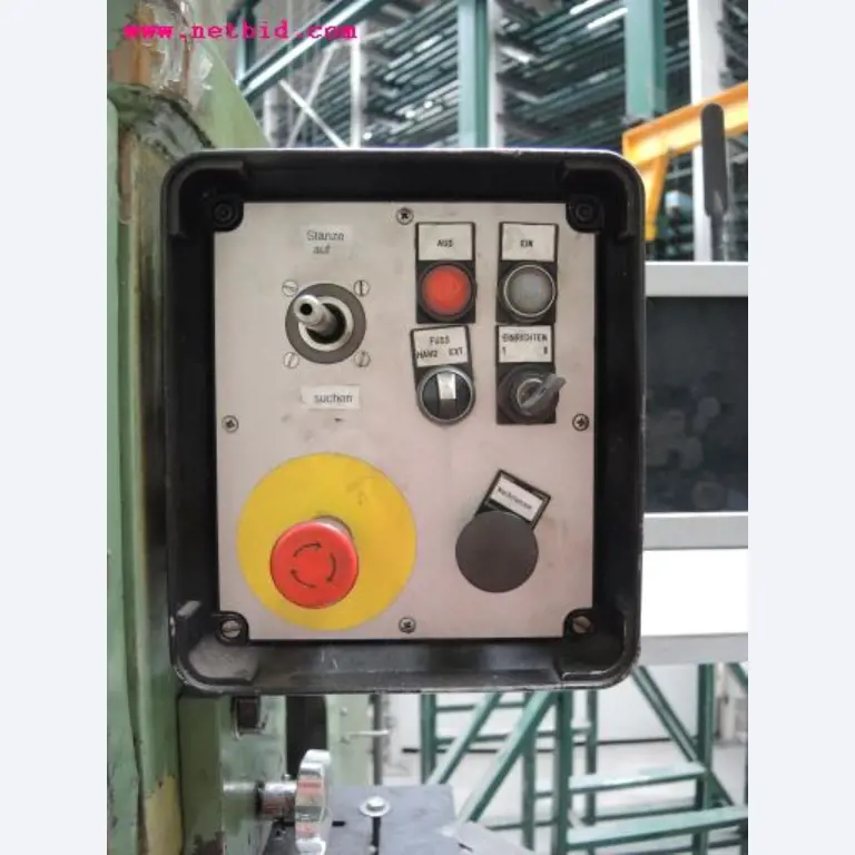 Chapas metálicas e máquinas para trabalhar metais<br><font size="2">Em colaboração com a Hilco Industrial Acquisitions bv</font>-7