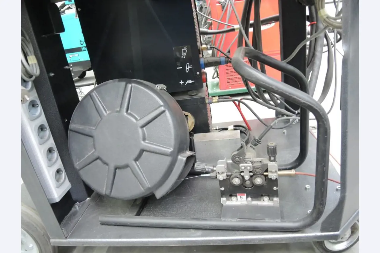 maszyny do obróbki blach i metalu<br>
<font size="2">We wspólpracy z firma Hilco Industrial Acquisitions bv<br></font><img src="/images/hilco-logo.png">
-12