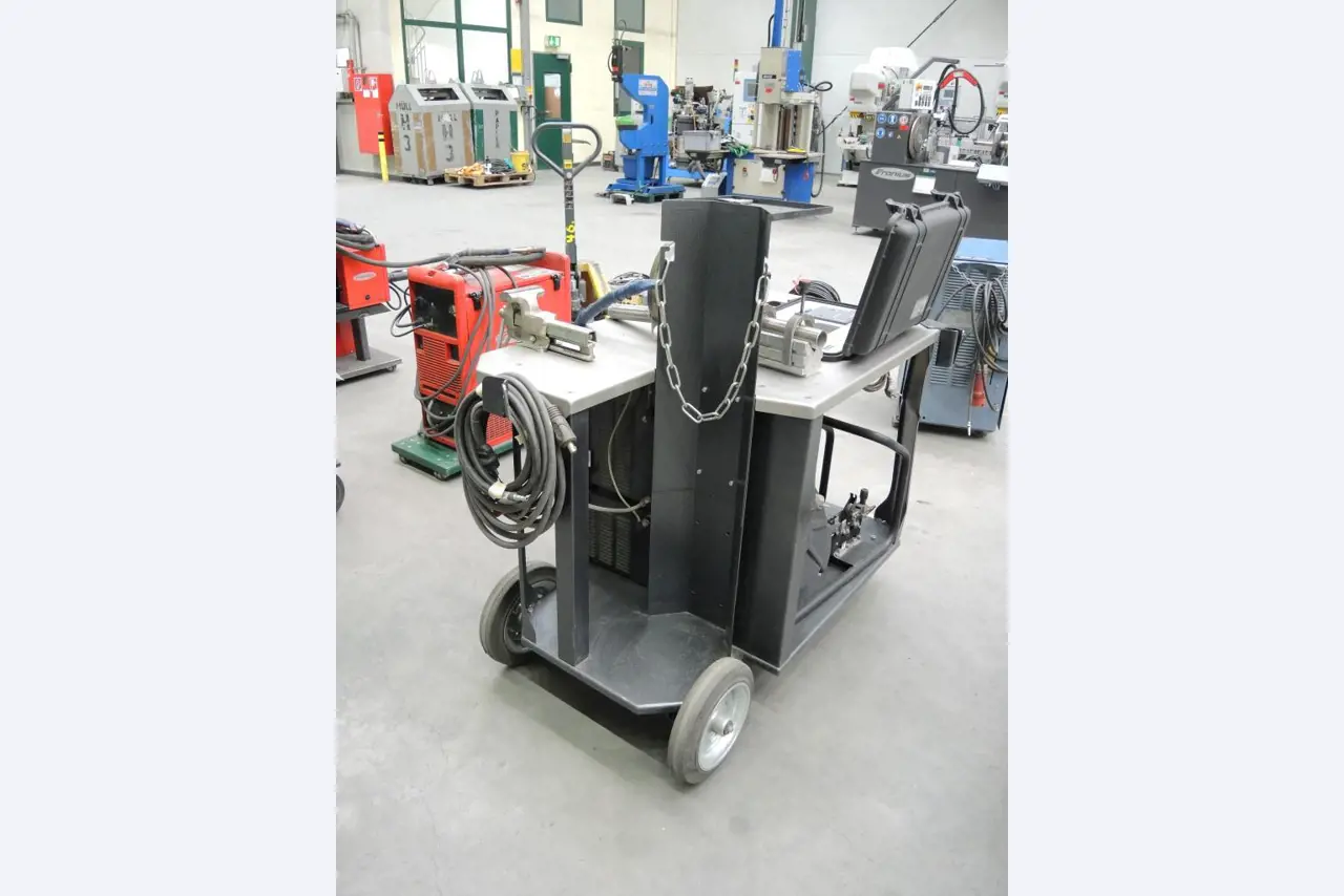 maszyny do obróbki blach i metalu<br>
<font size="2">We wspólpracy z firma Hilco Industrial Acquisitions bv<br></font><img src="/images/hilco-logo.png">
-9