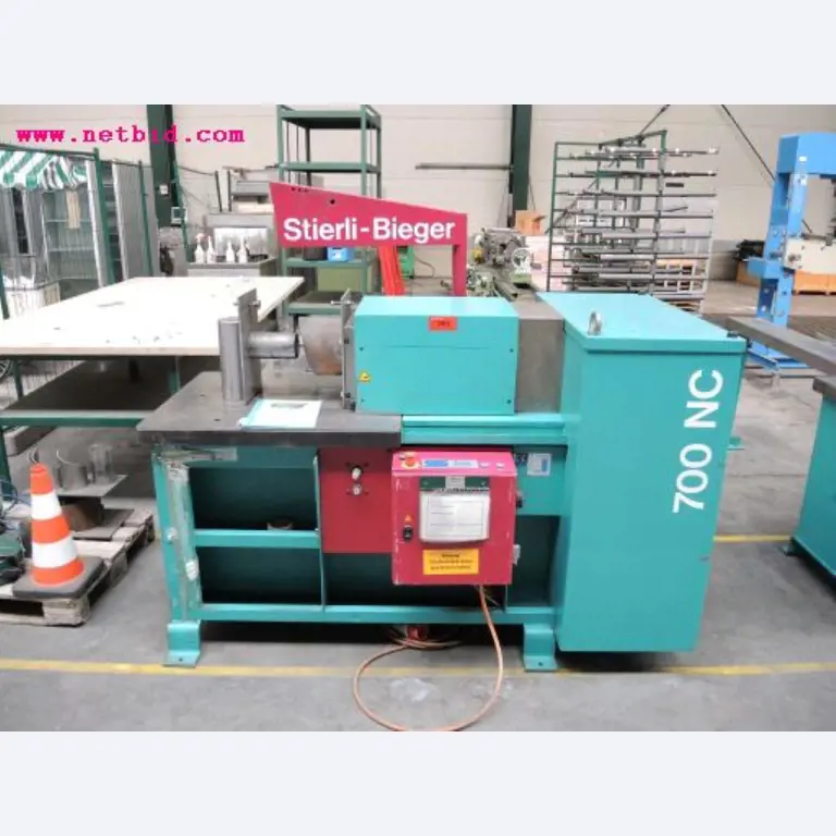 Chapas metálicas e máquinas para trabalhar metais<br><font size="2">Em colaboração com a Hilco Industrial Acquisitions bv</font>-3