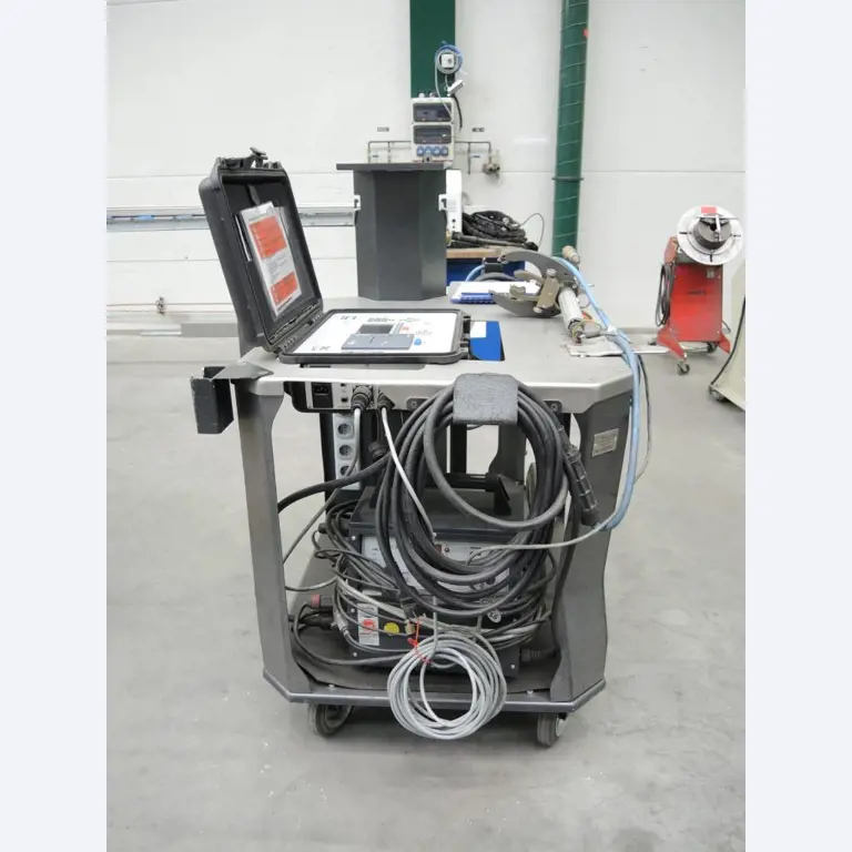 Chapas metálicas e máquinas para trabalhar metais<br><font size="2">Colaboração com Hilco Industrial Acquisitions bv</font><br><img src="/images/hil.png"><br>-3