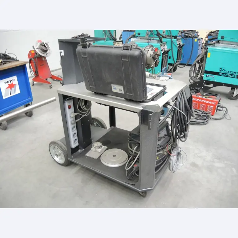 Chapas metálicas e máquinas para trabalhar metais<br><font size="2">Colaboração com Hilco Industrial Acquisitions bv</font><br><img src="/images/hil.png"><br>-4