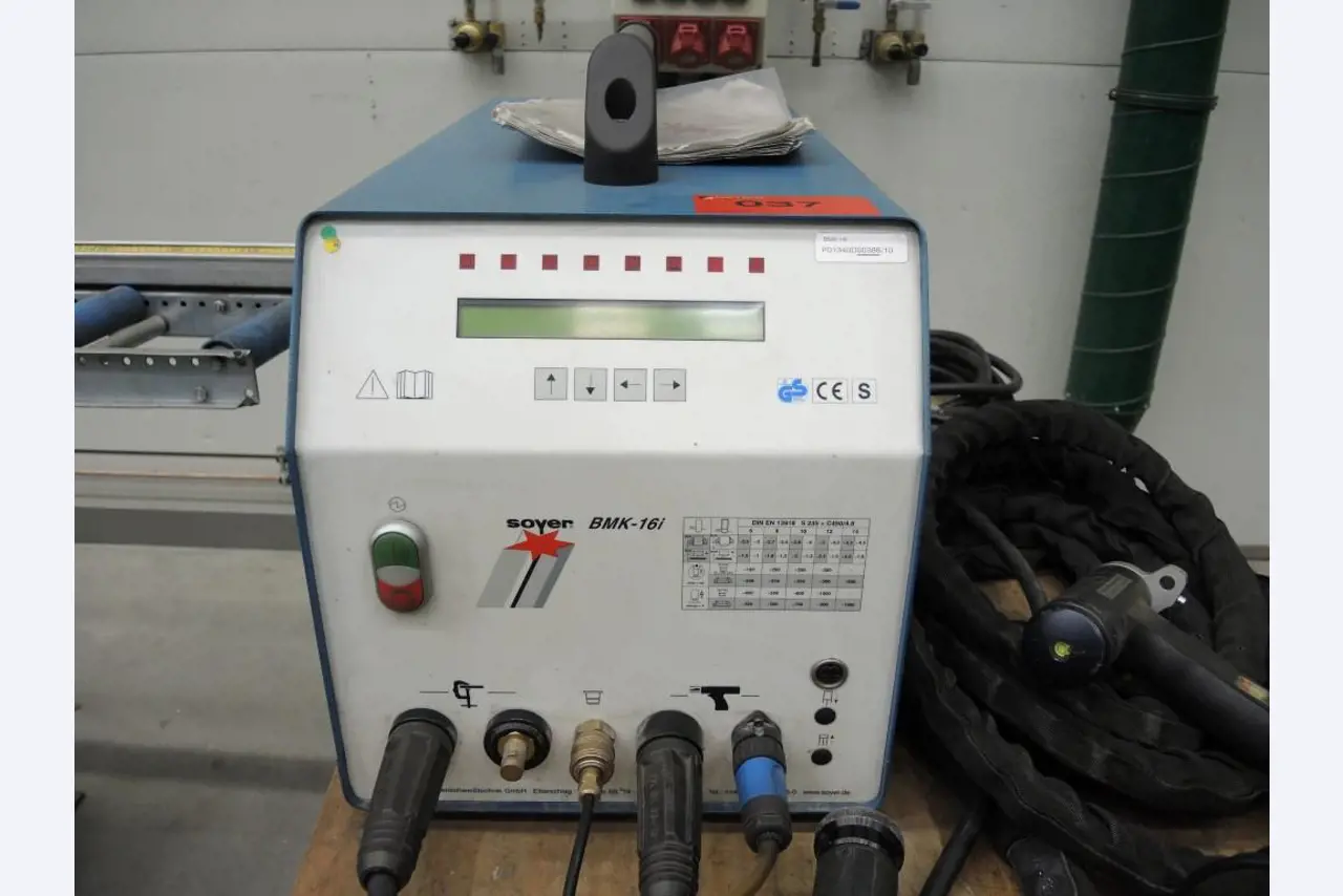 Chapas metálicas e máquinas para trabalhar metais<br><font size="2">Colaboração com Hilco Industrial Acquisitions bv</font><br><img src="/images/hil.png"><br>-4