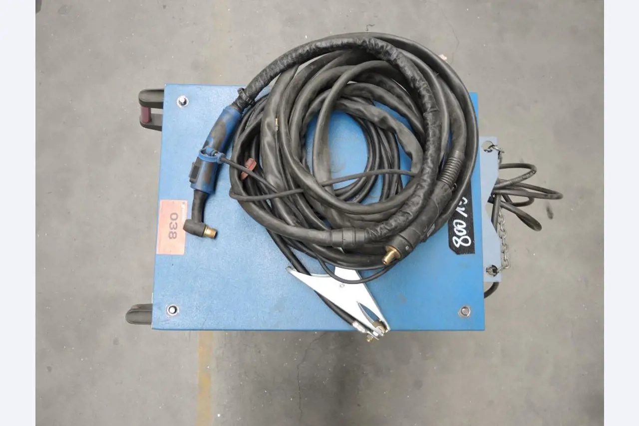 Chapas metálicas e máquinas para trabalhar metais<br><font size="2">Colaboração com Hilco Industrial Acquisitions bv</font><br><img src="/images/hil.png"><br>-4