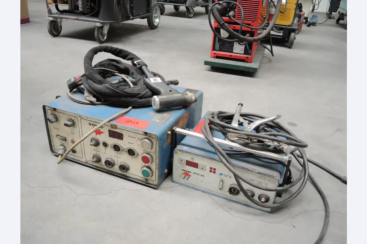 Chapas metálicas e máquinas para trabalhar metais<br><font size="2">Colaboração com Hilco Industrial Acquisitions bv</font><br><img src="/images/hil.png"><br>-2