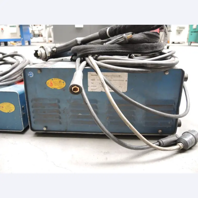 Chapas metálicas e máquinas para trabalhar metais<br><font size="2">Colaboração com Hilco Industrial Acquisitions bv</font><br><img src="/images/hil.png"><br>-5