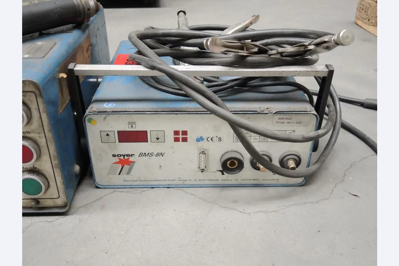 Chapas metálicas e máquinas para trabalhar metais<br><font size="2">Colaboração com Hilco Industrial Acquisitions bv</font><br><img src="/images/hil.png"><br>-7