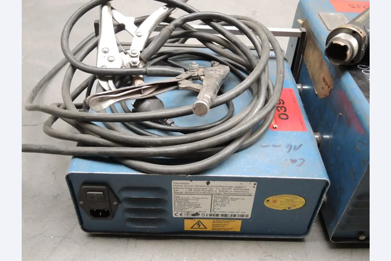 Chapas metálicas e máquinas para trabalhar metais<br><font size="2">Colaboração com Hilco Industrial Acquisitions bv</font><br><img src="/images/hil.png"><br>-8