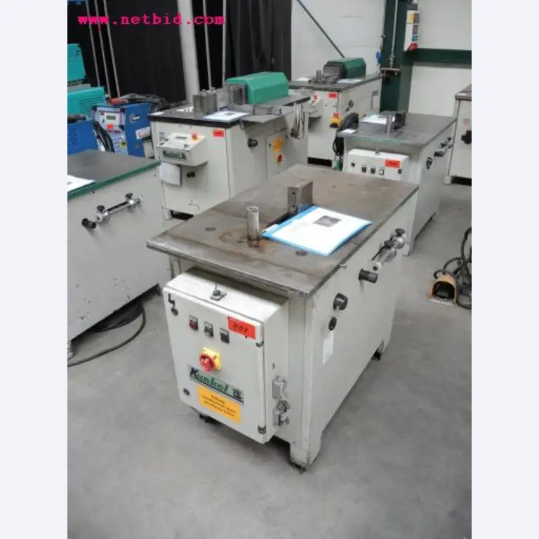 Chapas metálicas e máquinas para trabalhar metais<br><font size="2">Em colaboração com a Hilco Industrial Acquisitions bv</font>-1