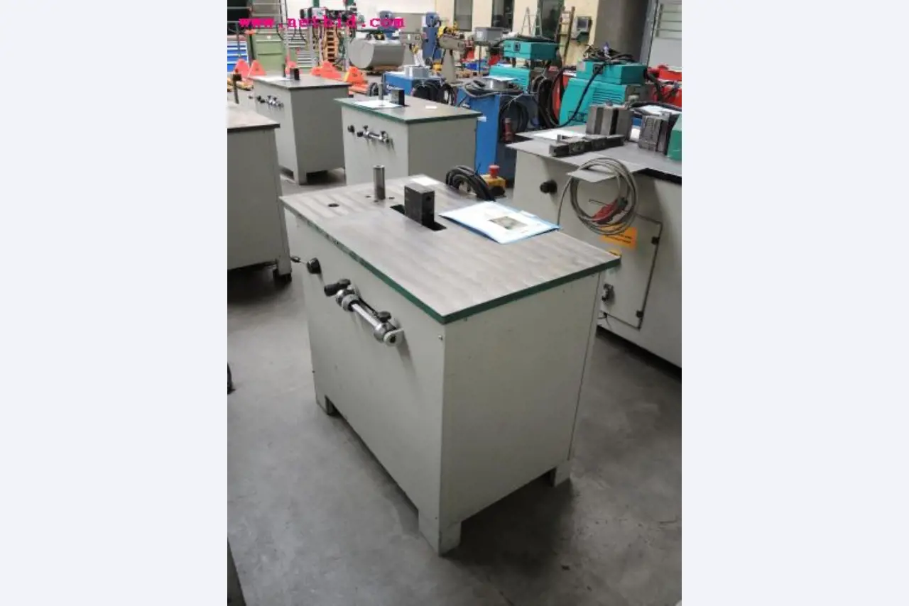 Chapas metálicas e máquinas para trabalhar metais<br><font size="2">Em colaboração com a Hilco Industrial Acquisitions bv</font>-3