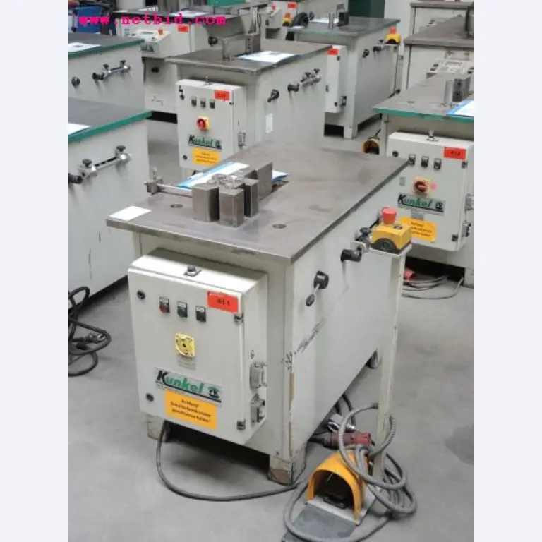 Chapas metálicas e máquinas para trabalhar metais<br><font size="2">Em colaboração com a Hilco Industrial Acquisitions bv</font>-1