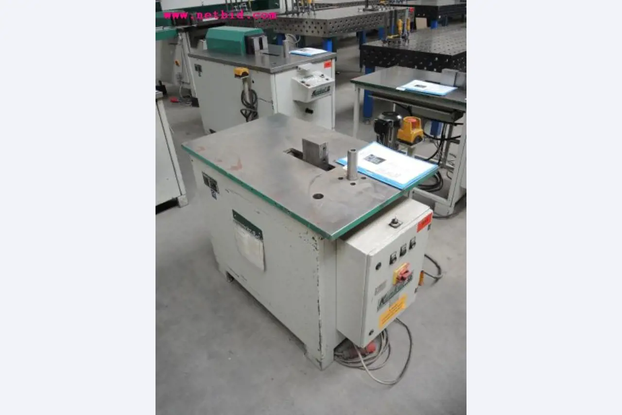 Chapas metálicas e máquinas para trabalhar metais<br><font size="2">Em colaboração com a Hilco Industrial Acquisitions bv</font>-2