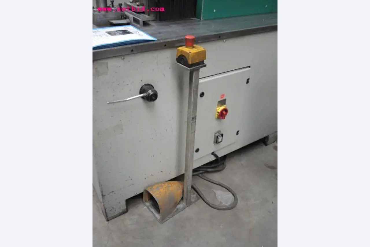 Chapas metálicas e máquinas para trabalhar metais<br><font size="2">Em colaboração com a Hilco Industrial Acquisitions bv</font>-7
