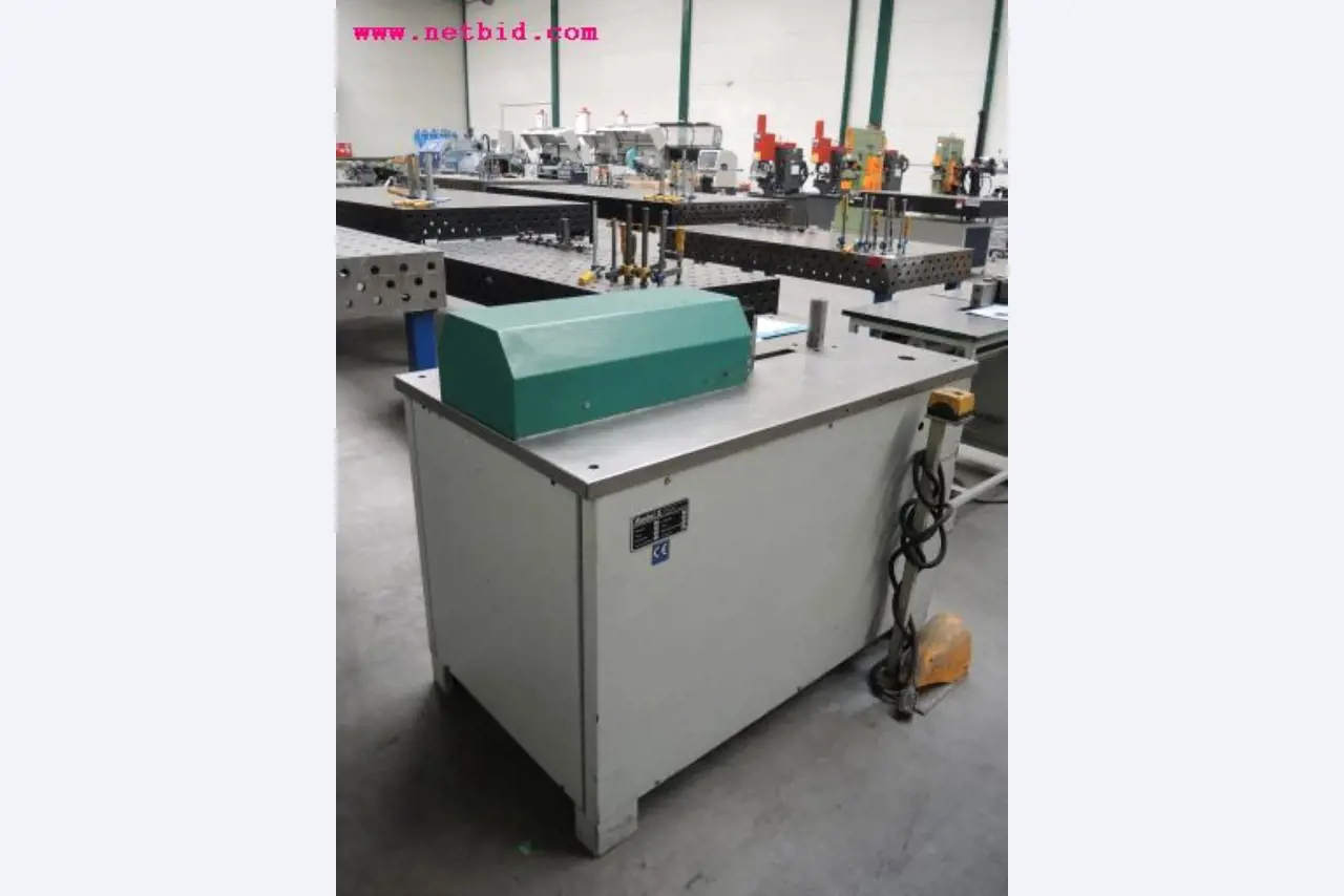 Chapas metálicas e máquinas para trabalhar metais<br><font size="2">Em colaboração com a Hilco Industrial Acquisitions bv</font>-4