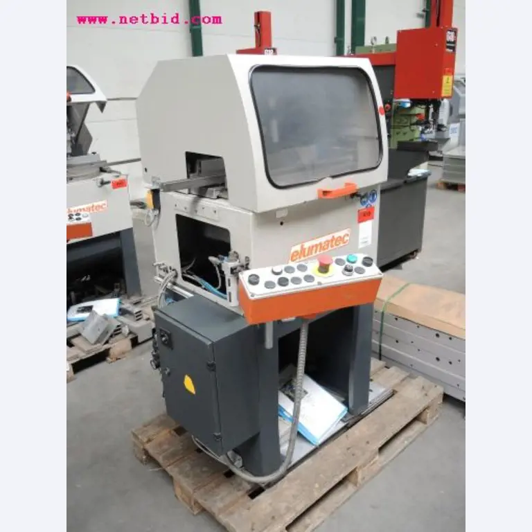 Chapas metálicas e máquinas para trabalhar metais<br><font size="2">Em colaboração com a Hilco Industrial Acquisitions bv</font>-1