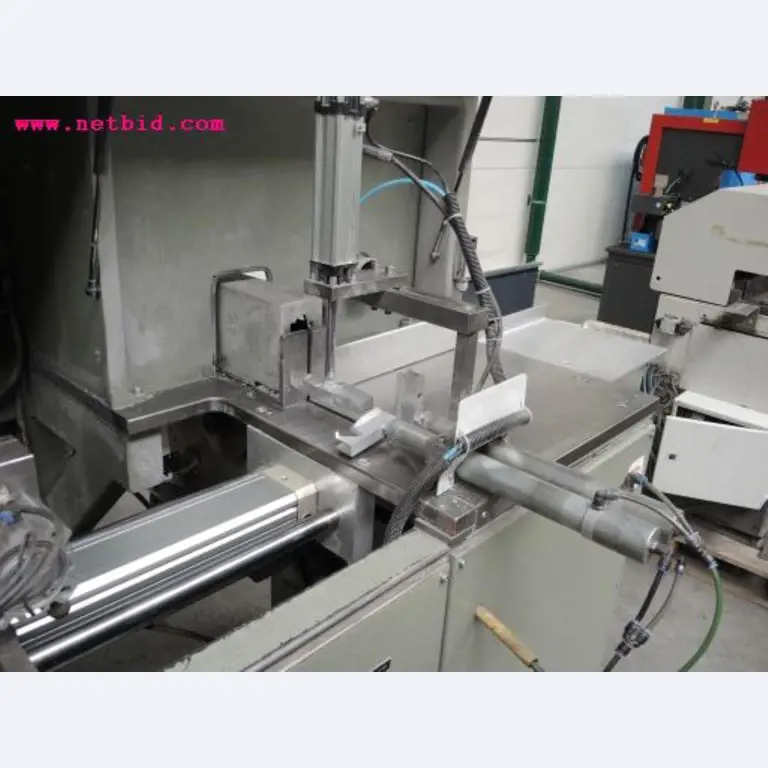 Chapas metálicas e máquinas para trabalhar metais<br><font size="2">Em colaboração com a Hilco Industrial Acquisitions bv</font>-8