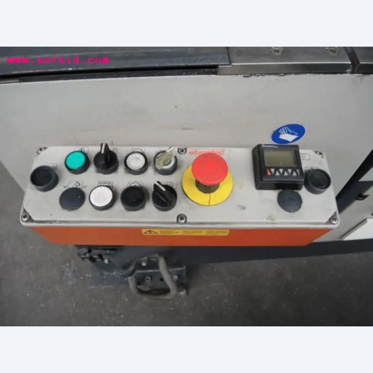 Chapas metálicas e máquinas para trabalhar metais<br><font size="2">Em colaboração com a Hilco Industrial Acquisitions bv</font>-8