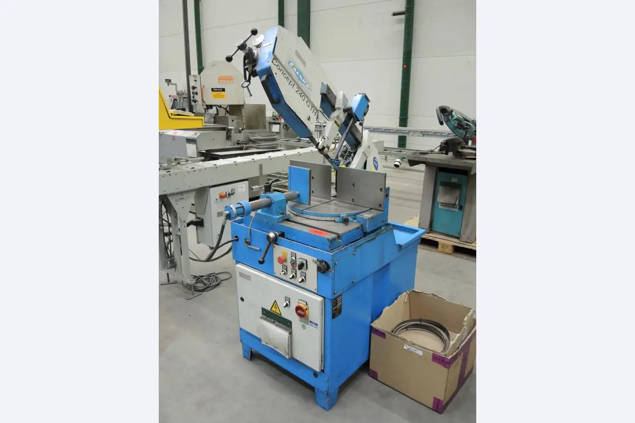 Chapas metálicas e máquinas para trabalhar metais<br><font size="2">Colaboração com Hilco Industrial Acquisitions bv</font><br><img src="/images/hil.png"><br>-1