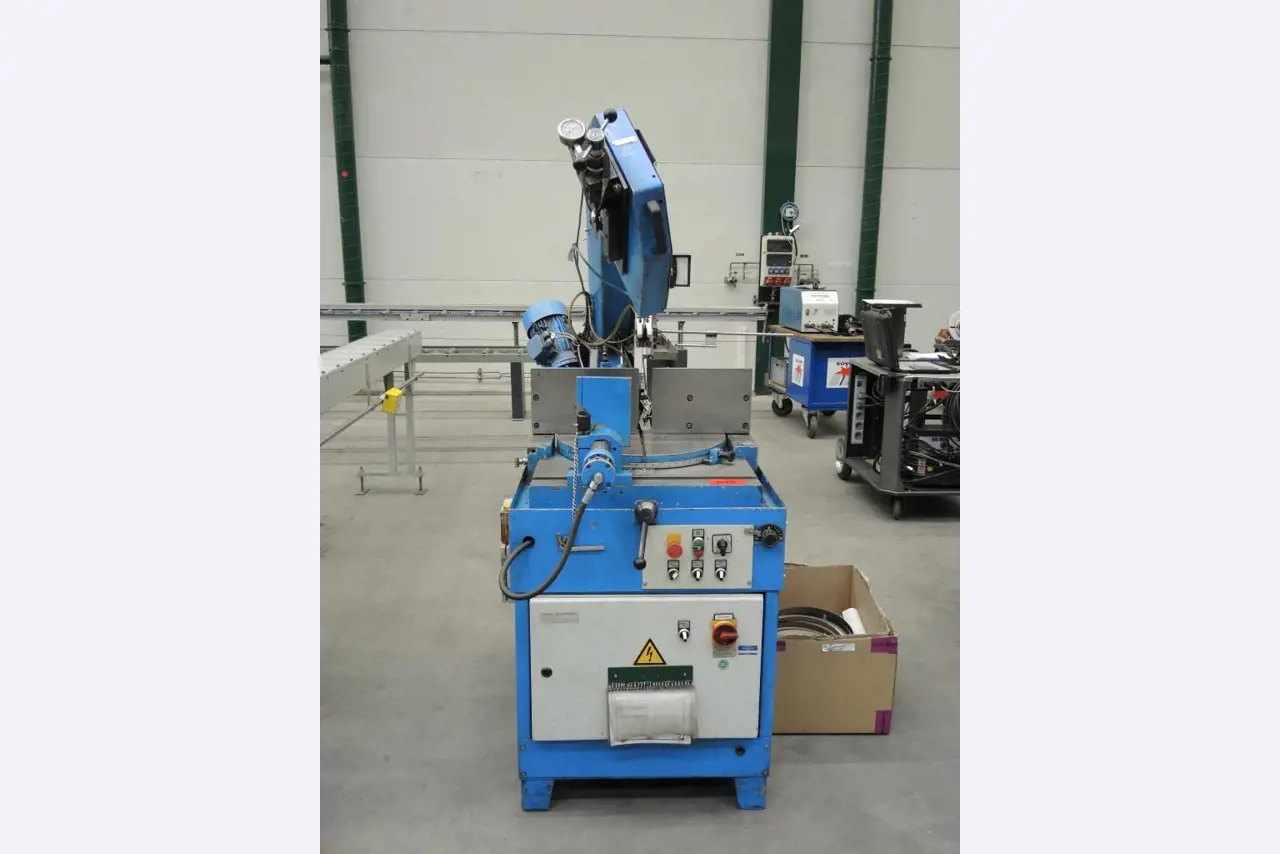 Chapas metálicas e máquinas para trabalhar metais<br><font size="2">Colaboração com Hilco Industrial Acquisitions bv</font><br><img src="/images/hil.png"><br>-2