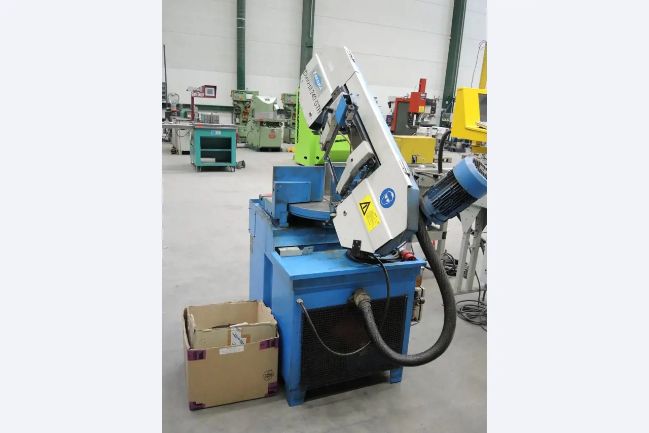 Chapas metálicas e máquinas para trabalhar metais<br><font size="2">Colaboração com Hilco Industrial Acquisitions bv</font><br><img src="/images/hil.png"><br>-4