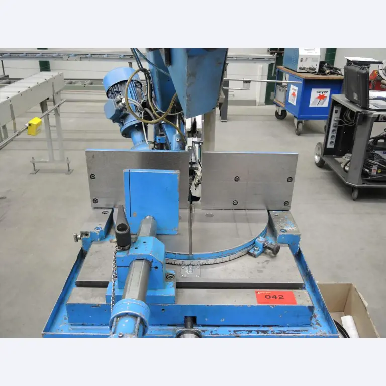 Chapas metálicas e máquinas para trabalhar metais<br><font size="2">Colaboração com Hilco Industrial Acquisitions bv</font><br><img src="/images/hil.png"><br>-5