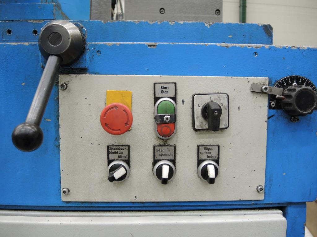 Chapas metálicas e máquinas para trabalhar metais<br><font size="2">Colaboração com Hilco Industrial Acquisitions bv</font><br><img src="/images/hil.png"><br>-7