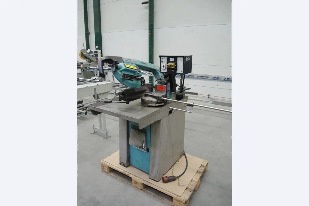 Chapas metálicas e máquinas para trabalhar metais<br><font size="2">Colaboração com Hilco Industrial Acquisitions bv</font><br><img src="/images/hil.png"><br>-1