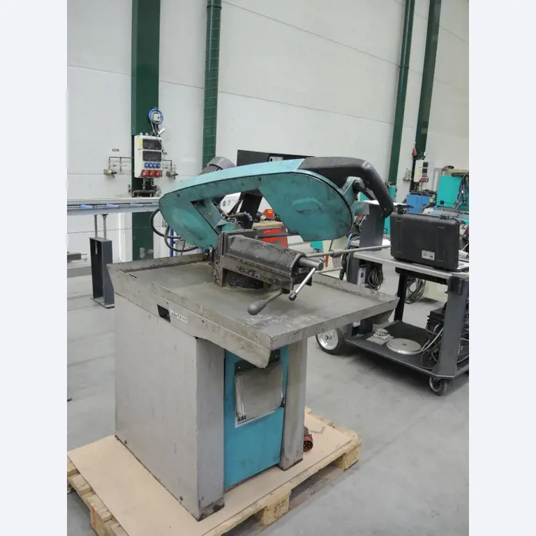 Chapas metálicas e máquinas para trabalhar metais<br><font size="2">Colaboração com Hilco Industrial Acquisitions bv</font><br><img src="/images/hil.png"><br>-2