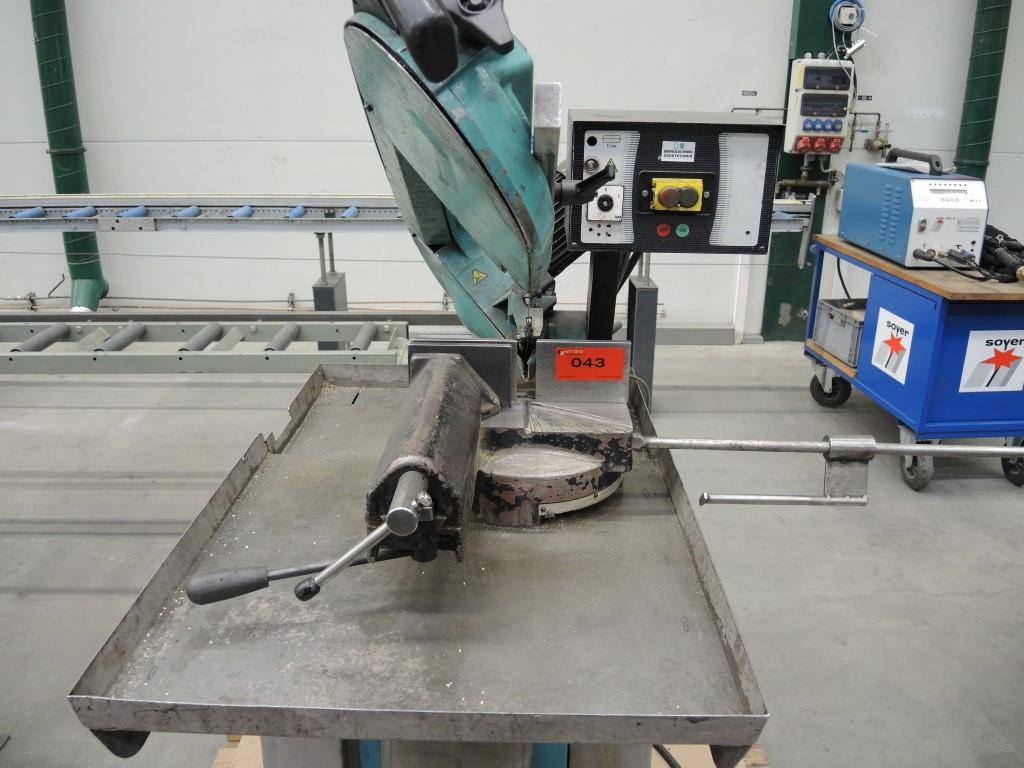 Chapas metálicas e máquinas para trabalhar metais<br><font size="2">Colaboração com Hilco Industrial Acquisitions bv</font><br><img src="/images/hil.png"><br>-3