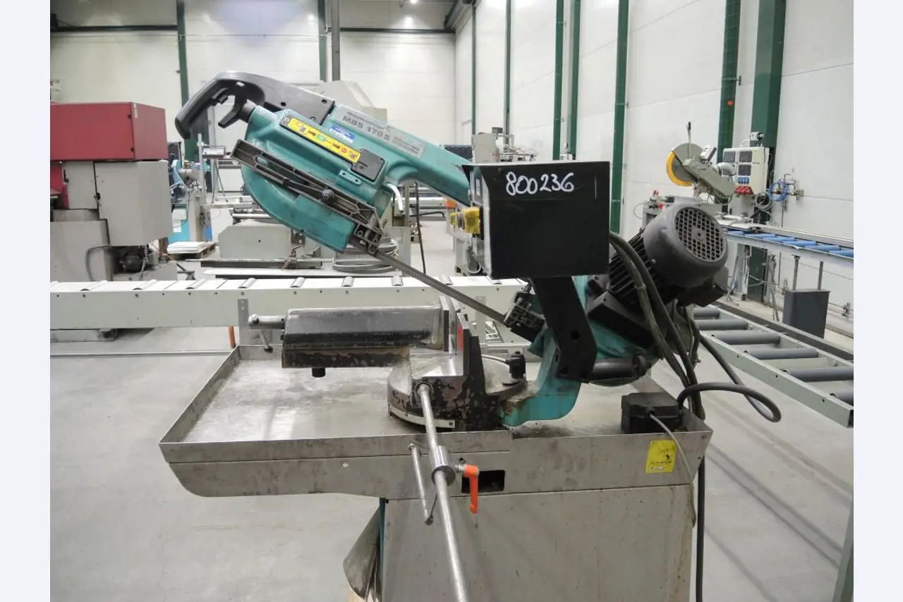 Chapas metálicas e máquinas para trabalhar metais<br><font size="2">Colaboração com Hilco Industrial Acquisitions bv</font><br><img src="/images/hil.png"><br>-4