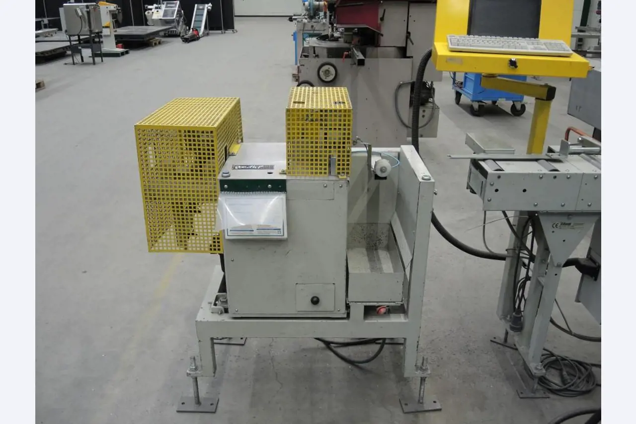 Chapas metálicas e máquinas para trabalhar metais<br><font size="2">Colaboração com Hilco Industrial Acquisitions bv</font><br><img src="/images/hil.png"><br>-2