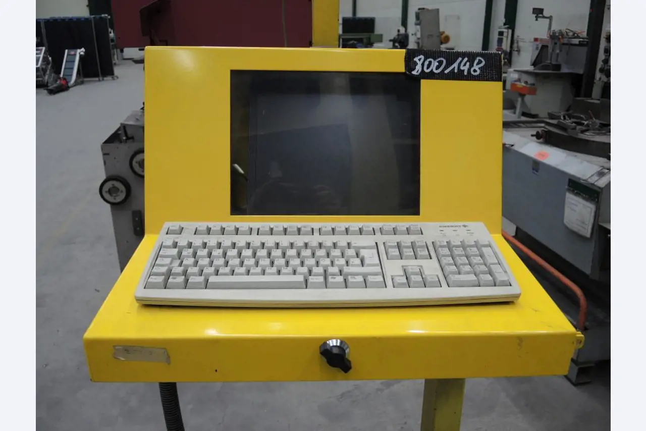 Chapas metálicas e máquinas para trabalhar metais<br><font size="2">Colaboração com Hilco Industrial Acquisitions bv</font><br><img src="/images/hil.png"><br>-4