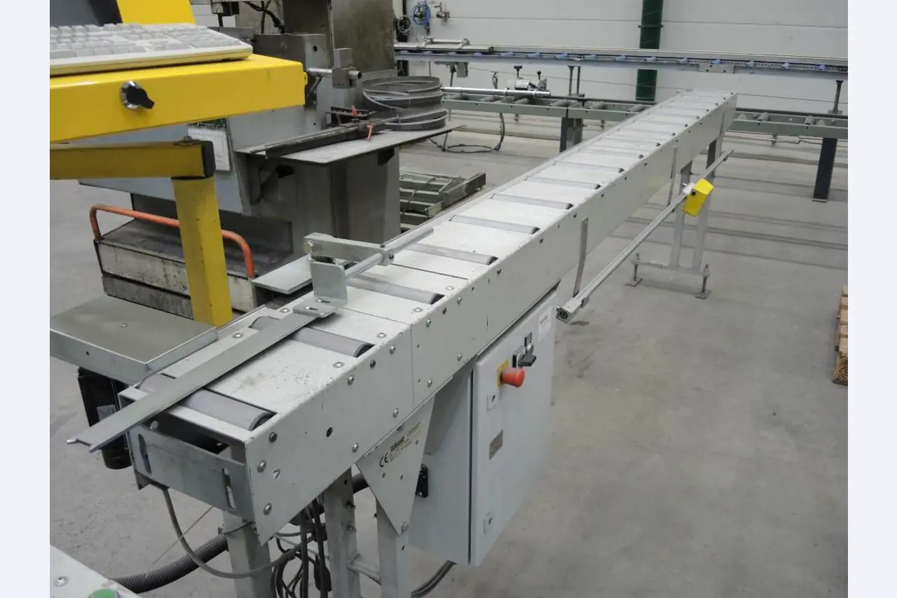 Chapas metálicas e máquinas para trabalhar metais<br><font size="2">Colaboração com Hilco Industrial Acquisitions bv</font><br><img src="/images/hil.png"><br>-5