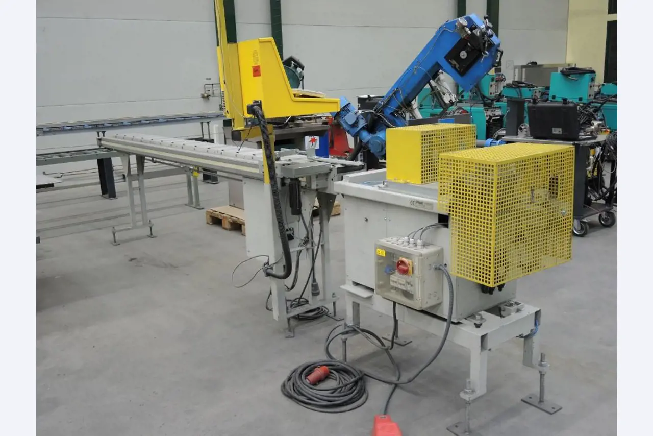 Chapas metálicas e máquinas para trabalhar metais<br><font size="2">Colaboração com Hilco Industrial Acquisitions bv</font><br><img src="/images/hil.png"><br>-6