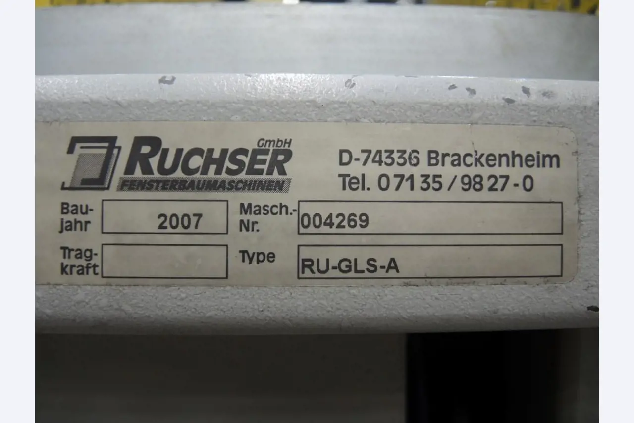 Chapas metálicas e máquinas para trabalhar metais<br><font size="2">Colaboração com Hilco Industrial Acquisitions bv</font><br><img src="/images/hil.png"><br>-9