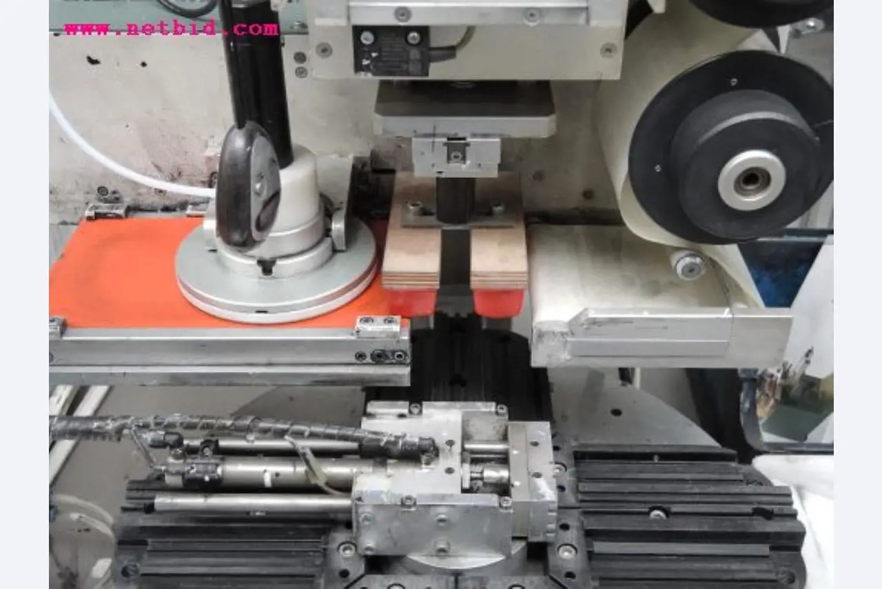 Chapas metálicas e máquinas para trabalhar metais<br><font size="2">Em colaboração com a Hilco Industrial Acquisitions bv</font>-5